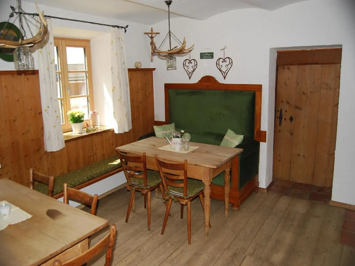 Landhof Angstl - Gaestezimmer Und Tagungsraum Höslwang